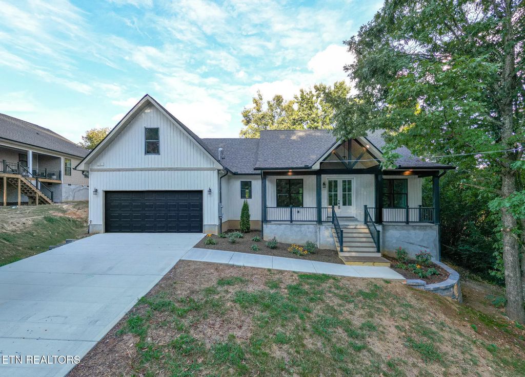4268 Lee Rd, Knoxville