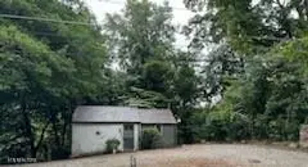 1600 Duncan Rd, Knoxville