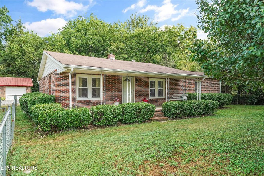 5821 Thorn Grove Pike, Knoxville