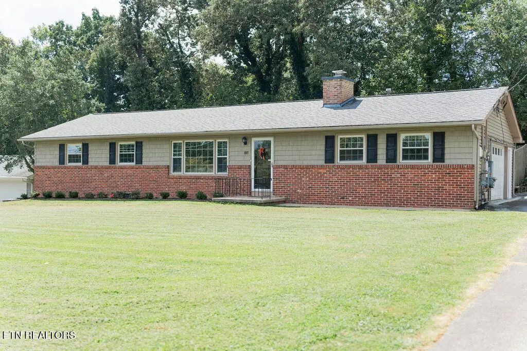 1017 W Park Drive, Knoxville