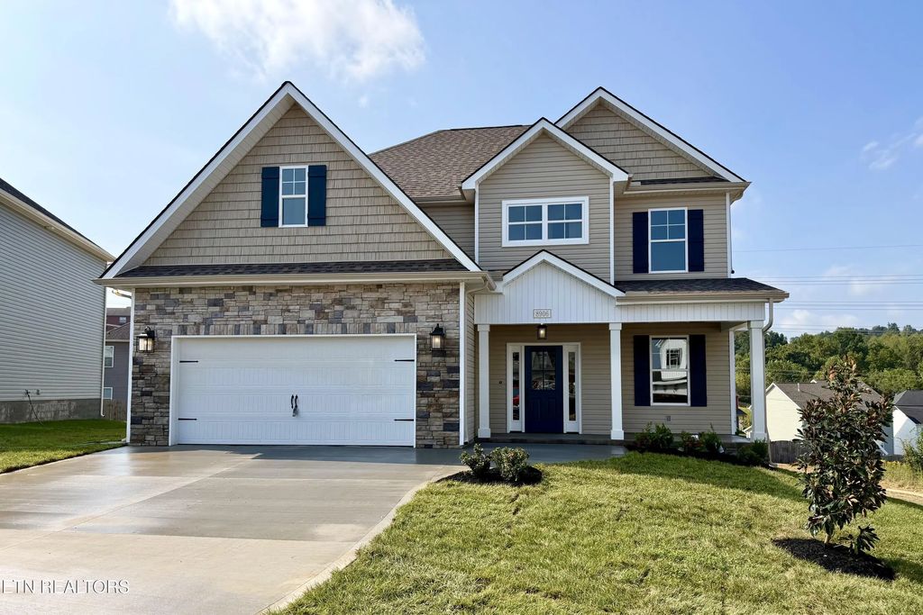8906 Queensdale Lane, Knoxville