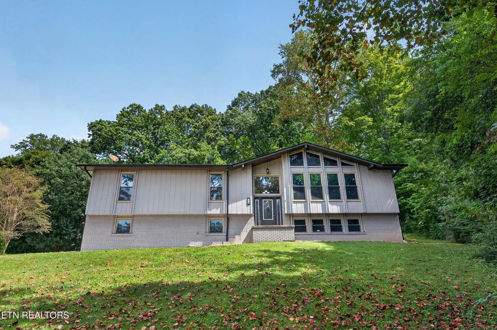 525 Amarillo Drive, Seymour