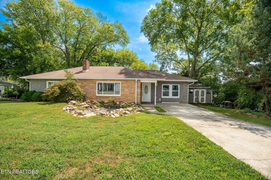 1020 Hillcrest Drive, Lenoir City