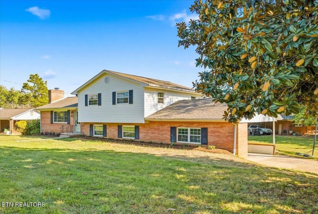 2320 Monterey Rd, Knoxville