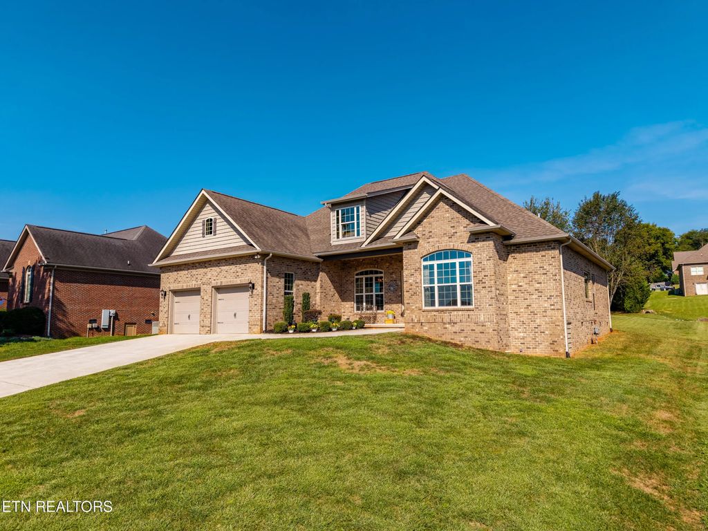 300 Kennesaw Lane, Lenoir City