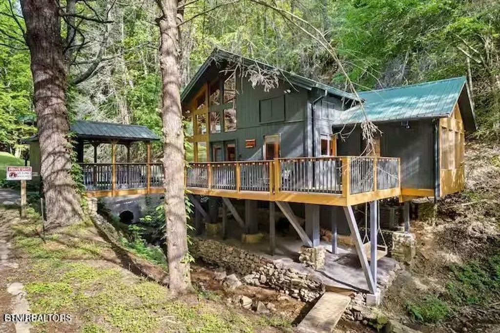 2645 Black Walnut Flats Rd, Sevierville
