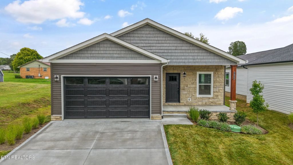 7622 Sycamore Breeze Rd, Knoxville