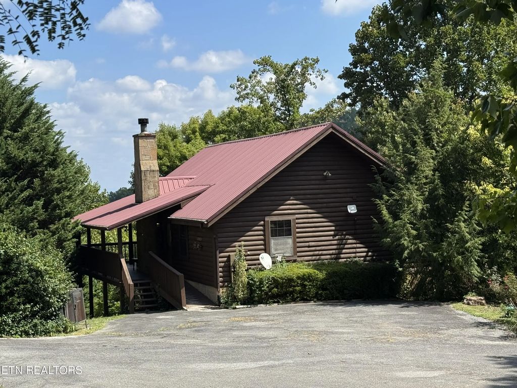 2409 Walnut Cove Way, Sevierville