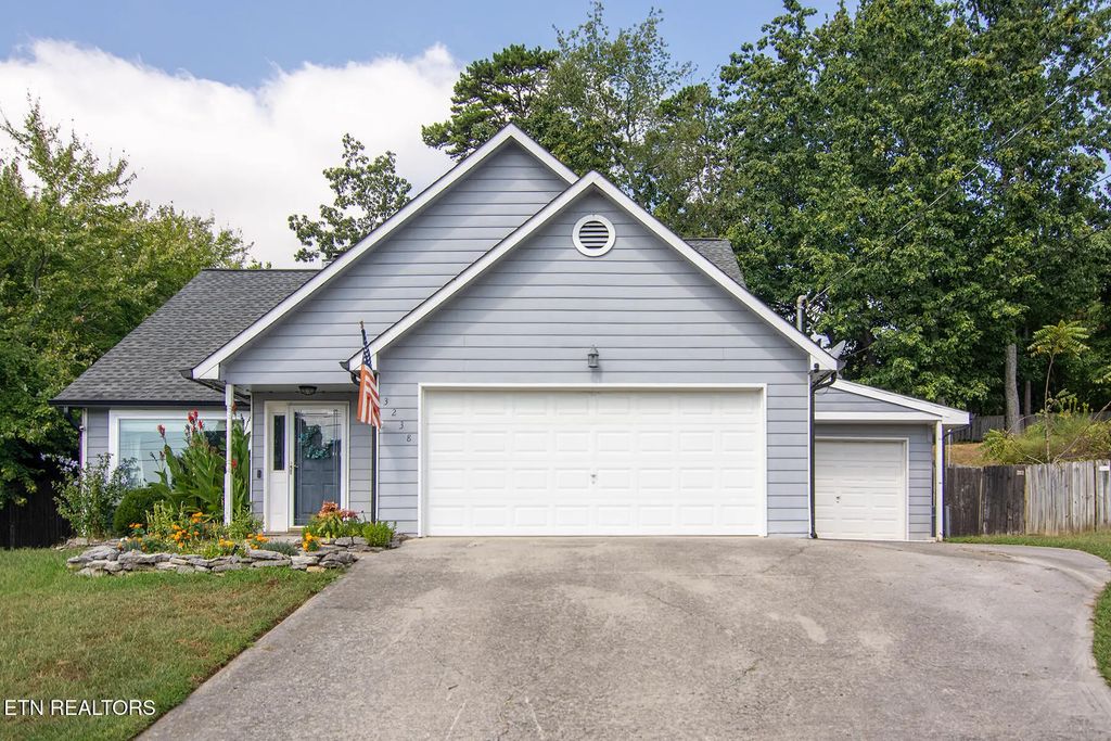 3238 Kingsmore Drive, Knoxville