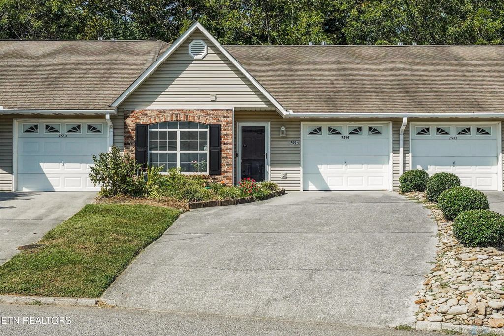 7534 Creek Song Court, Knoxville