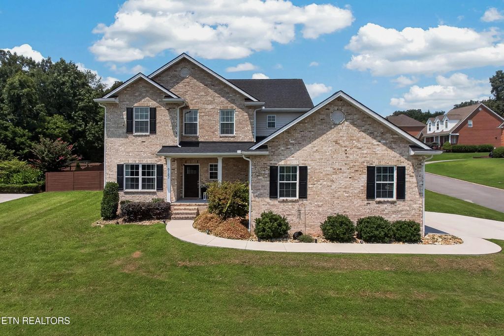 8182 Leclay Drive, Knoxville