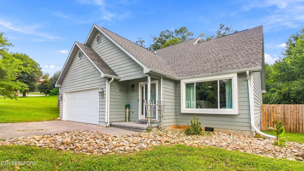 5973 Warrenpark Lane, Knoxville