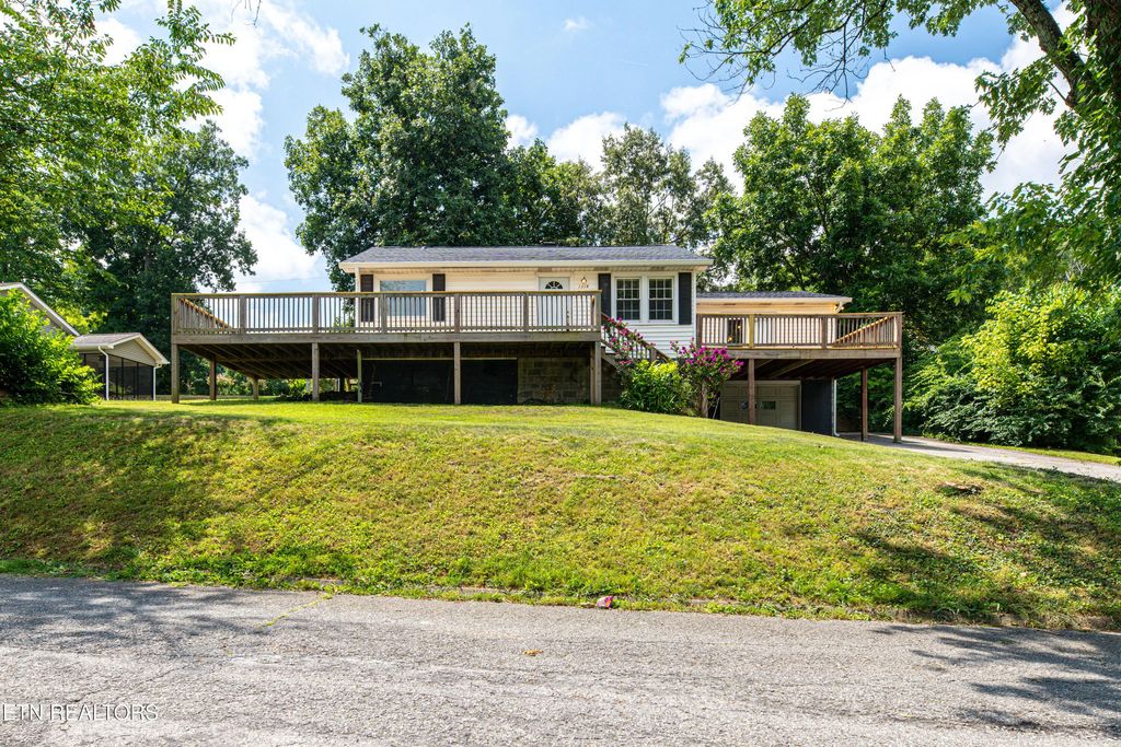 1314 Goldleaf St, Maryville