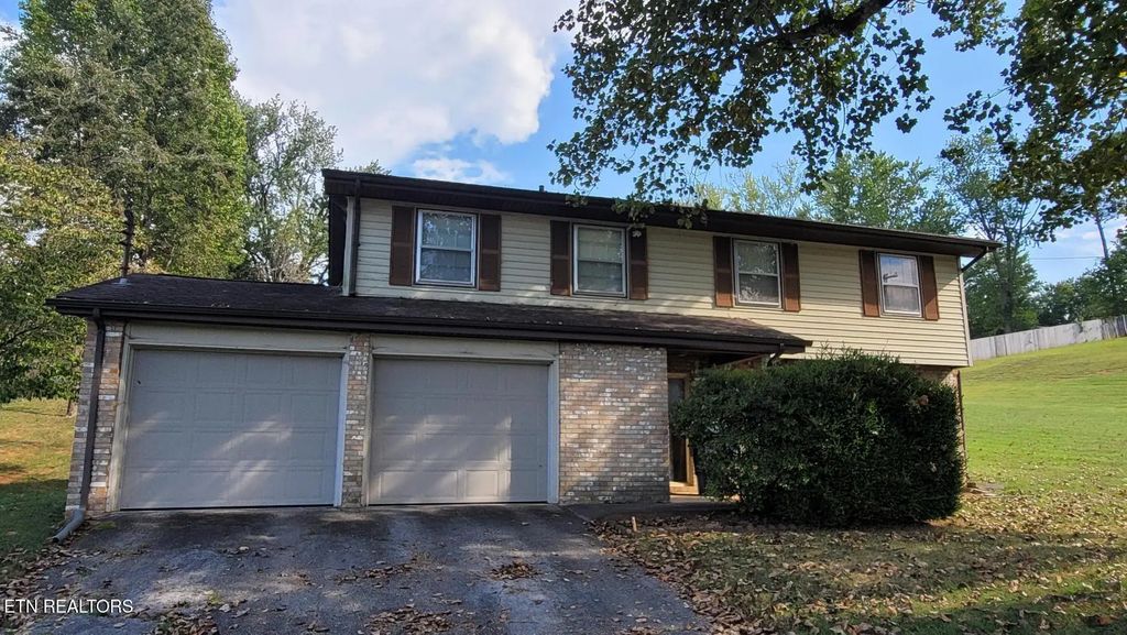 200 Highland View Drive, Knoxville