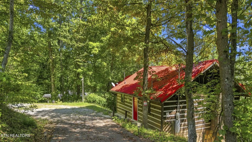 1935 Sb Ogle Lane, Sevierville