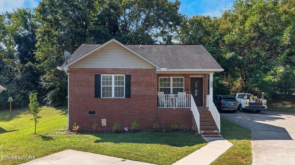 1207 Pool St, Sevierville