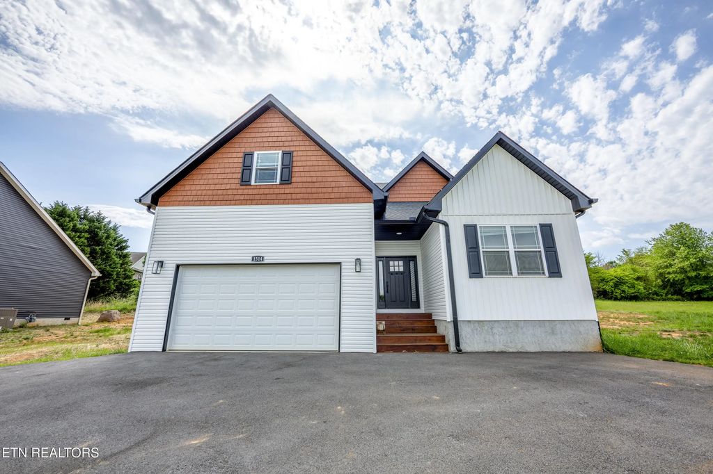 1514 Broad River Lane, Sevierville