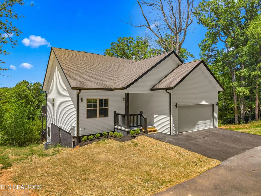 850 Trinity View Circle, Seymour
