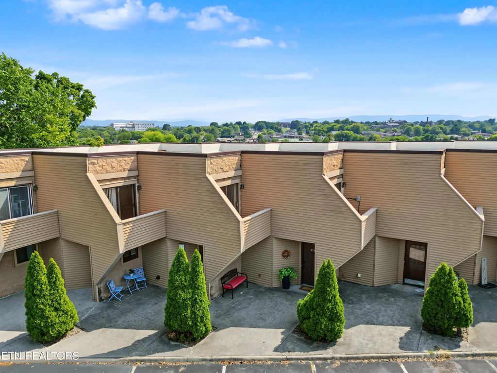 434 Olympia Drive, Maryville