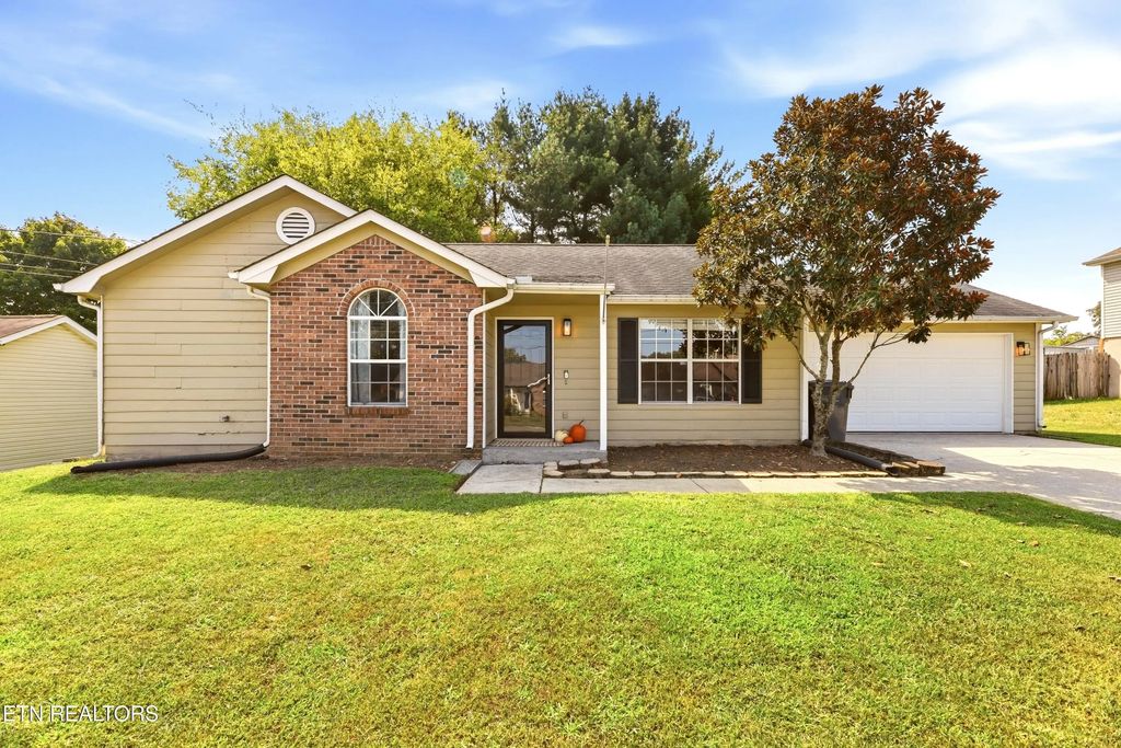 6024 Newington Lane, Knoxville