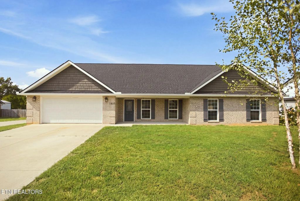 1015 Pathways Drive, Seymour
