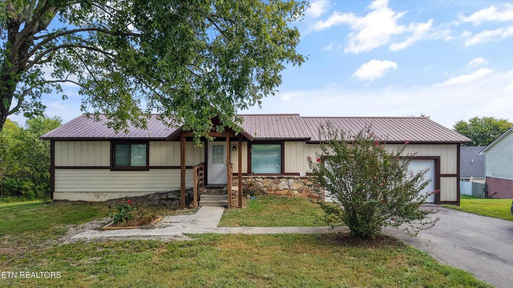 2882 Boyds Creek Hwy, Sevierville