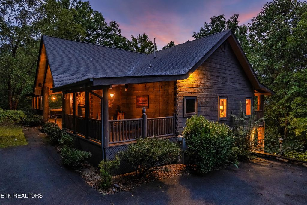 2670 Cedar Falls Way, Sevierville