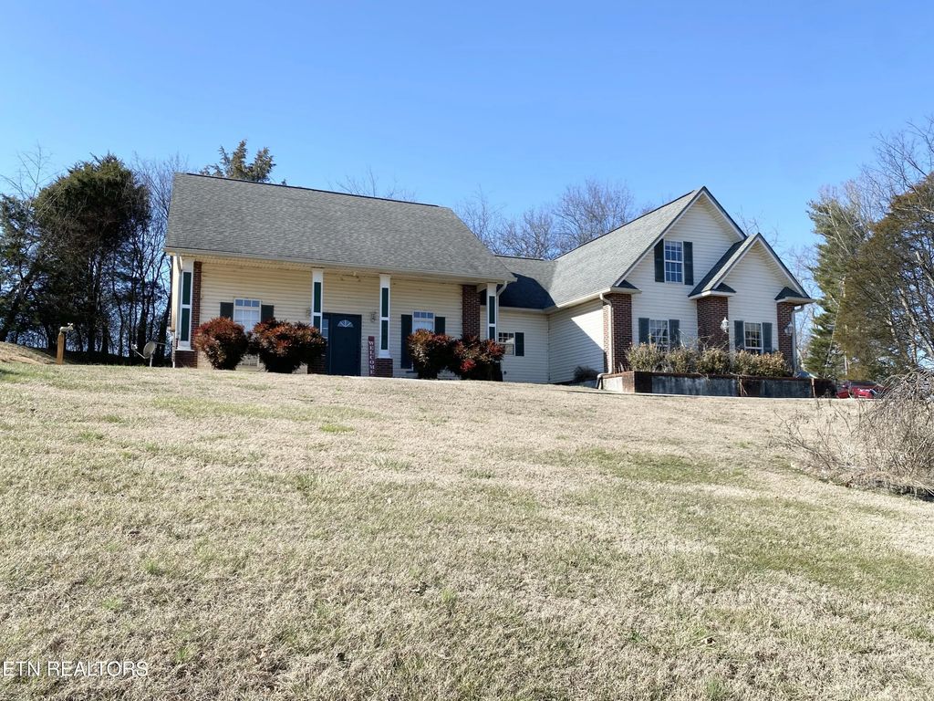 110 Hillvale Lane, Loudon