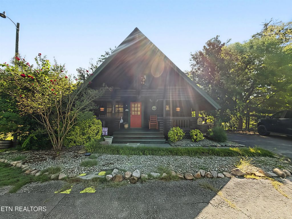 1020 Walini Way, Sevierville