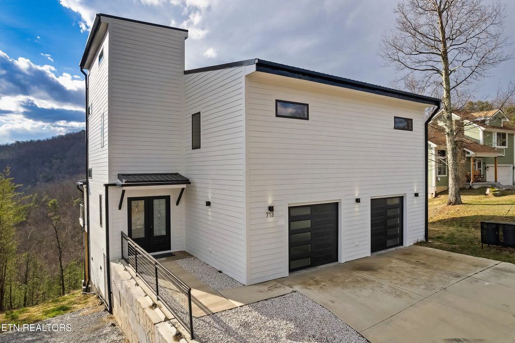 713 John Sevier Drive, Sevierville