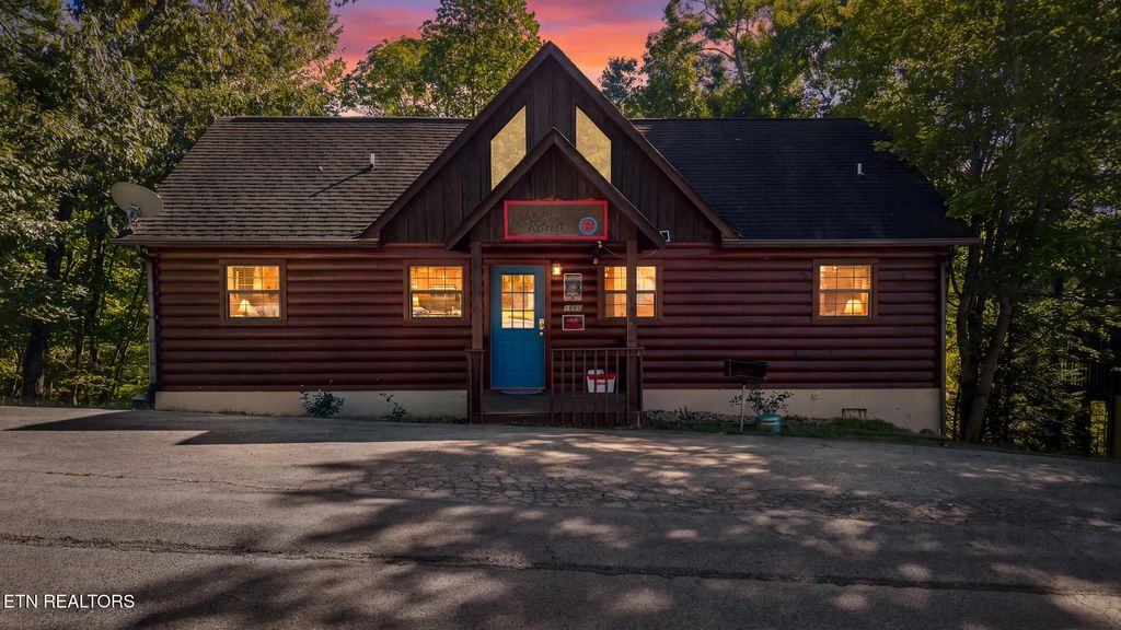 1660 Raccoon Den Way, Sevierville