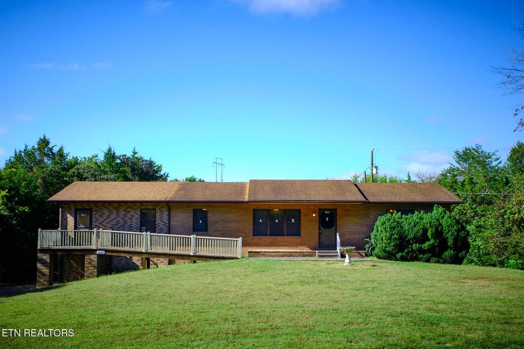 1105 Ridge Rd, Sevierville