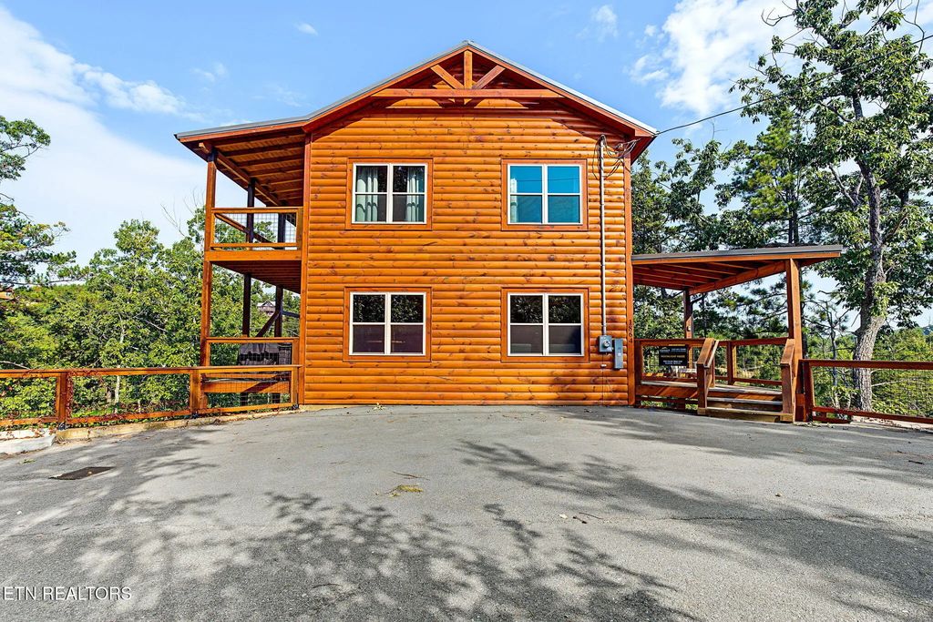 1864 Blue Tick Way, Sevierville