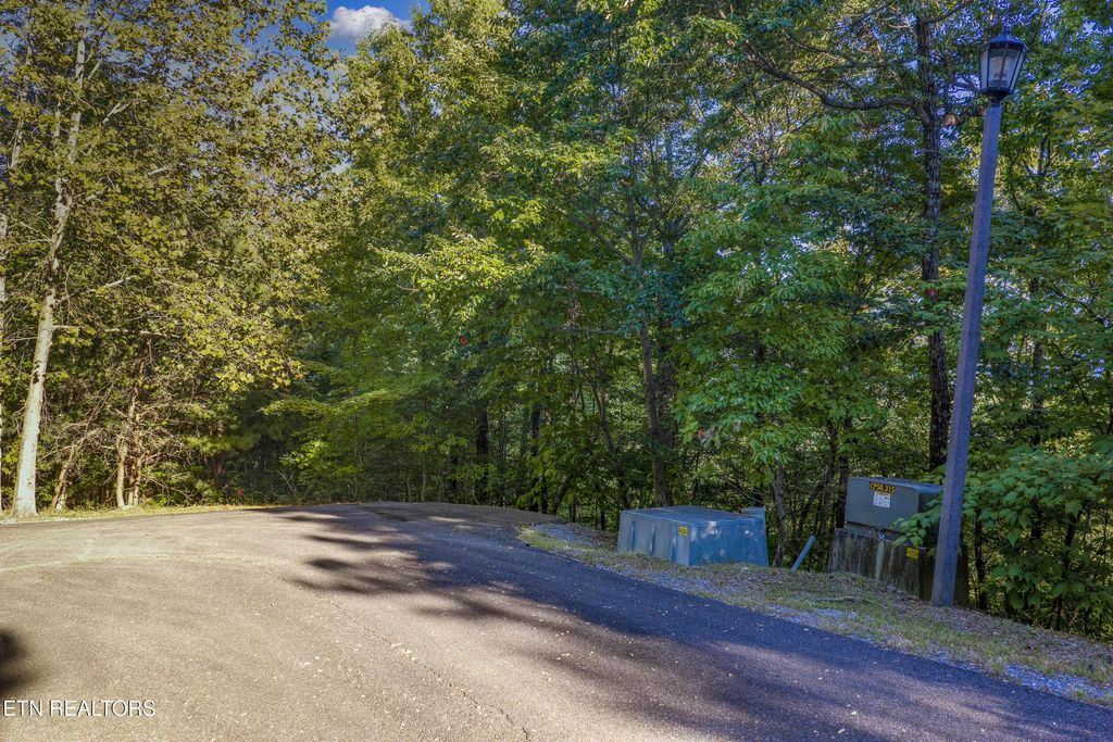 Enclave Park Way, Sevierville