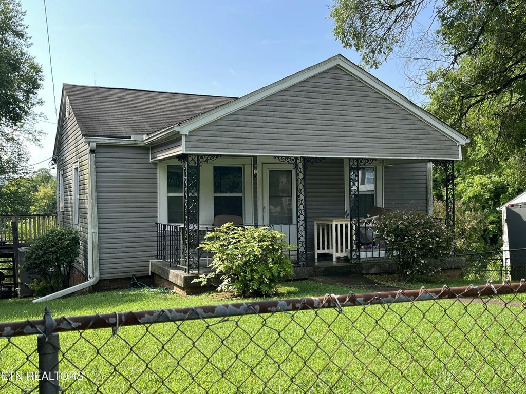 1204 W Parkway Ave, Knoxville