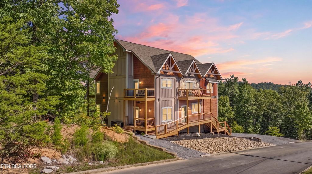 1706 Pinestand Ridge Way, Sevierville