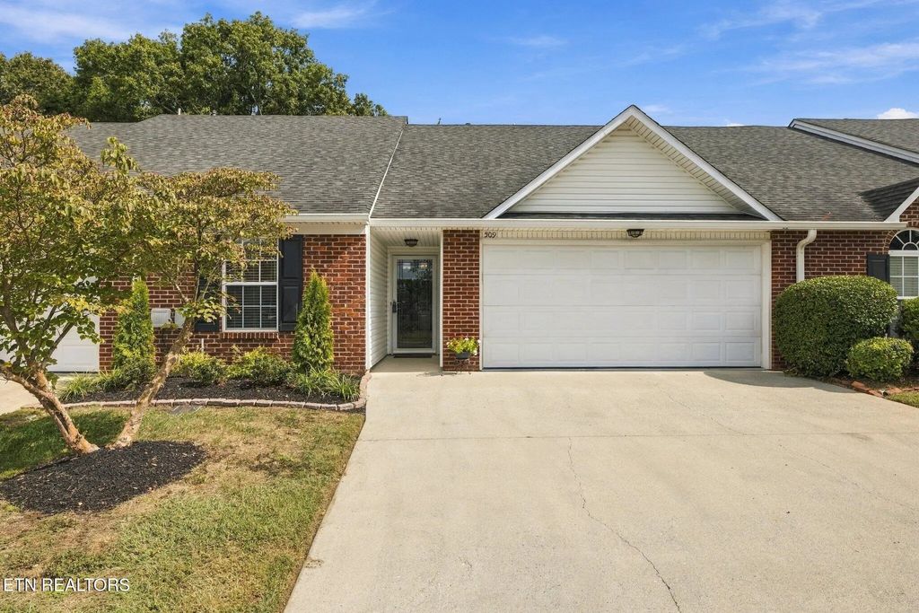 509 Concord Villas Way, Knoxville