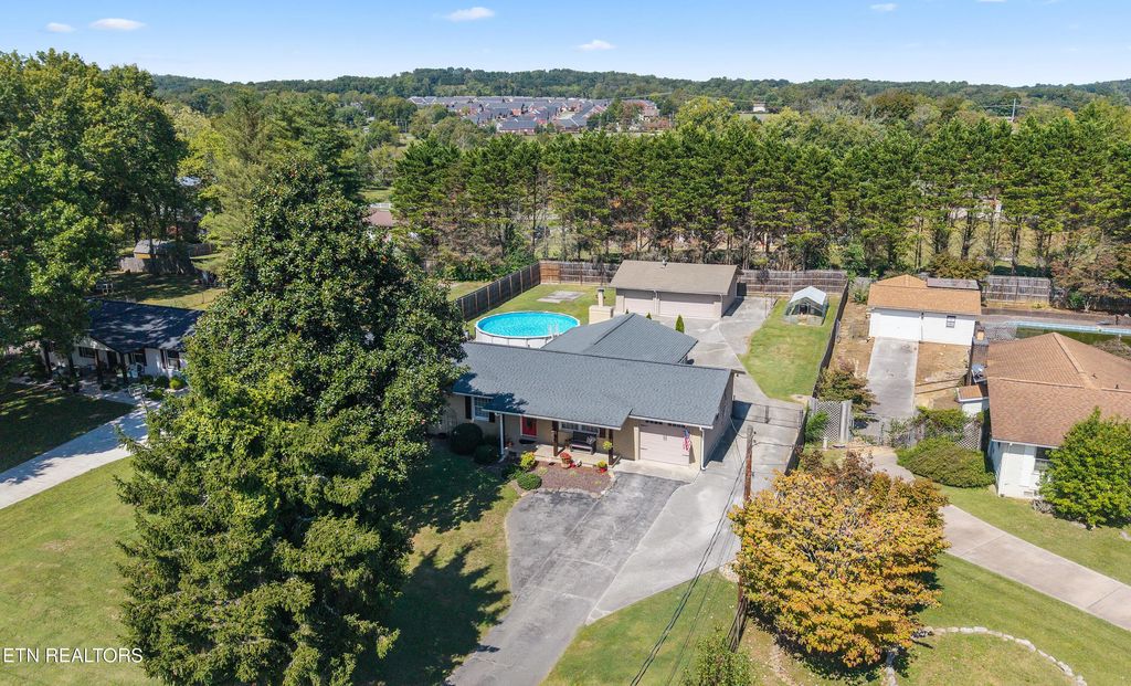 6749 Heatherbrook Drive, Knoxville