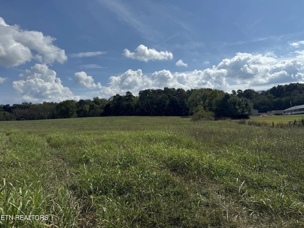 21340 Martel Rd, Lenoir City