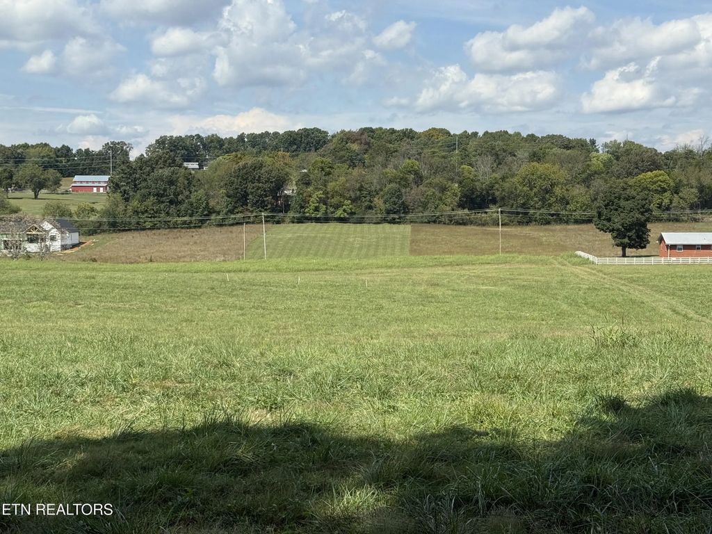 21804 Martel Rd, Lenoir City