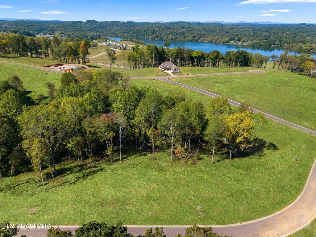 133 Fawn Court, Loudon