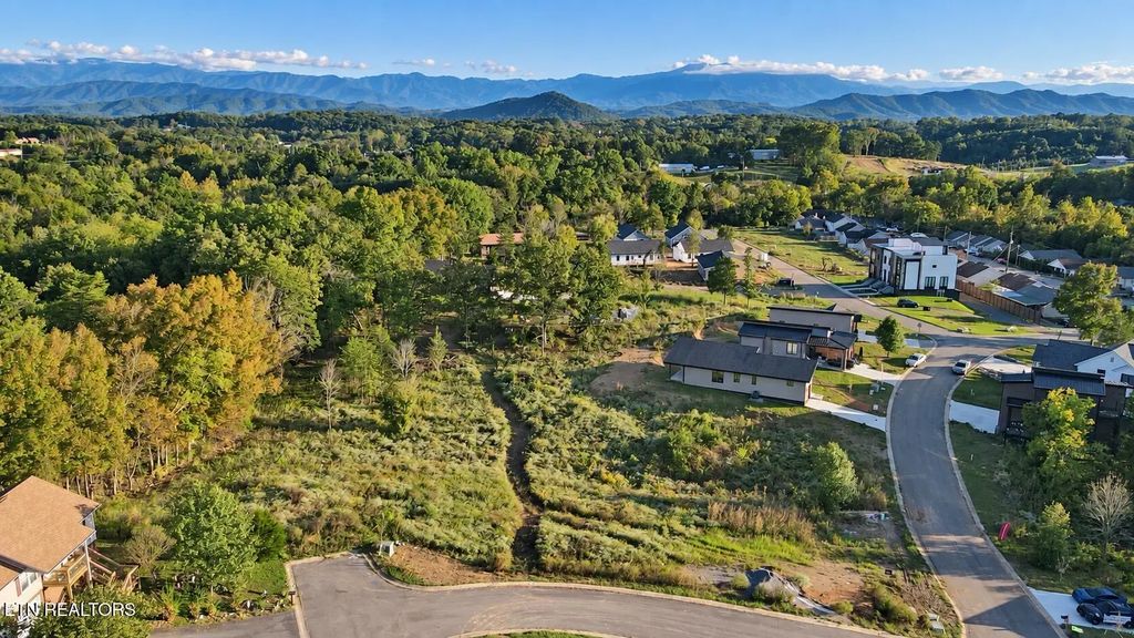 Rock Court, Sevierville