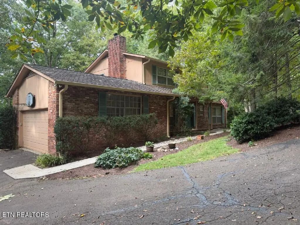12424 Hound Ears Point, Knoxville