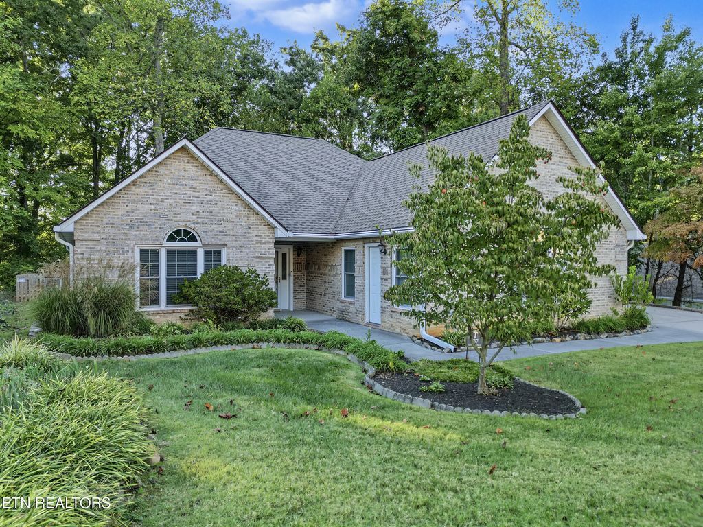 937 Saint Johns Drive, Maryville