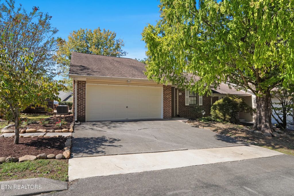 438 Amanda Circle, Knoxville