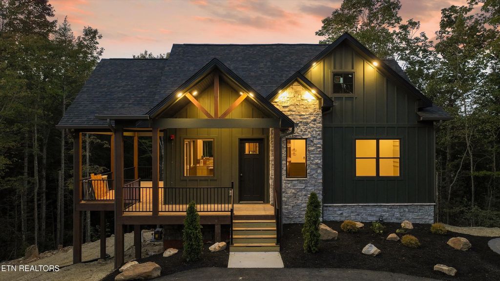 438 Hawken Drive, Walland