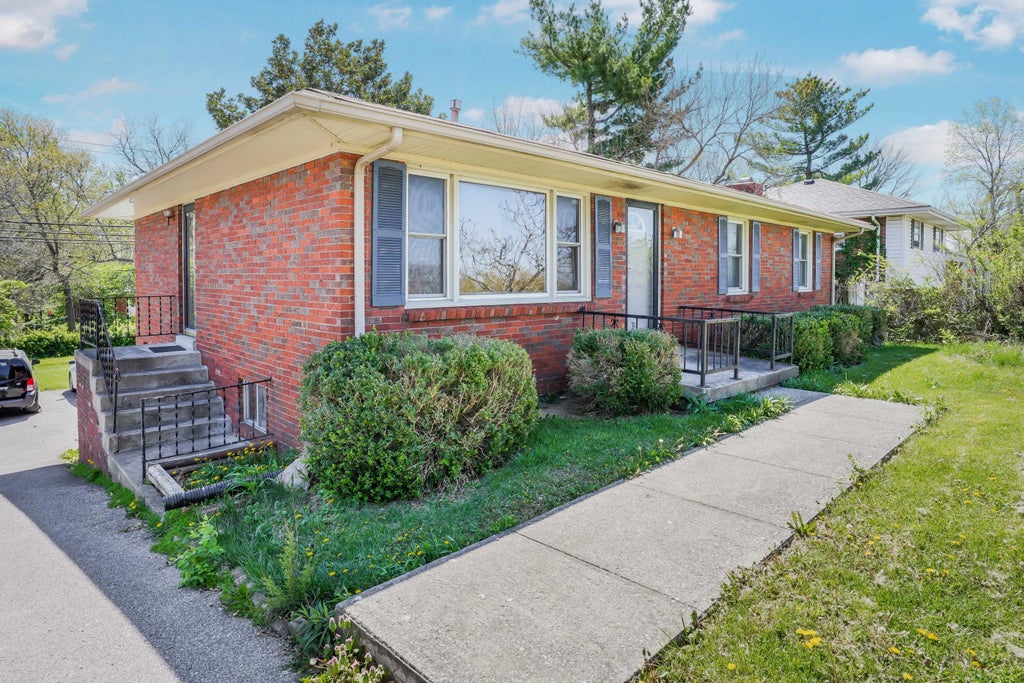 1742 Russell Cave Road, Lexington