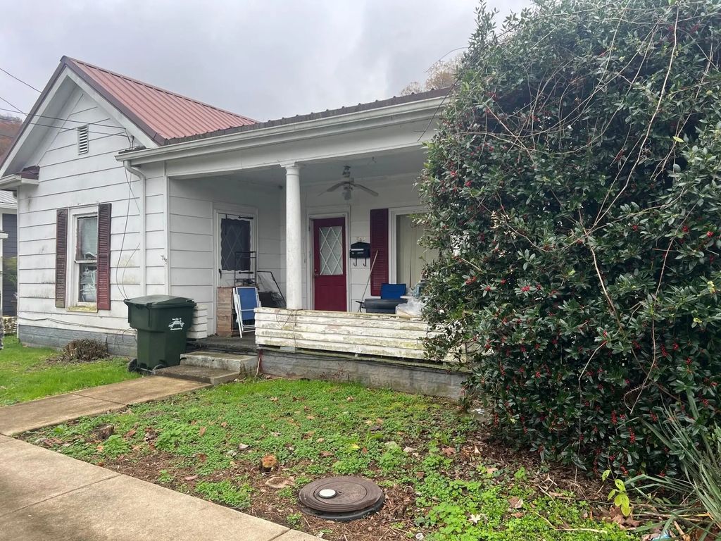 542 Riverside Dr., Prestonsburg