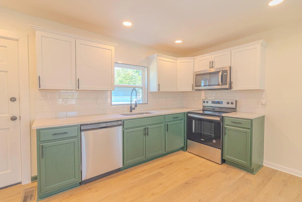 701 Woodward Lane, Lexington