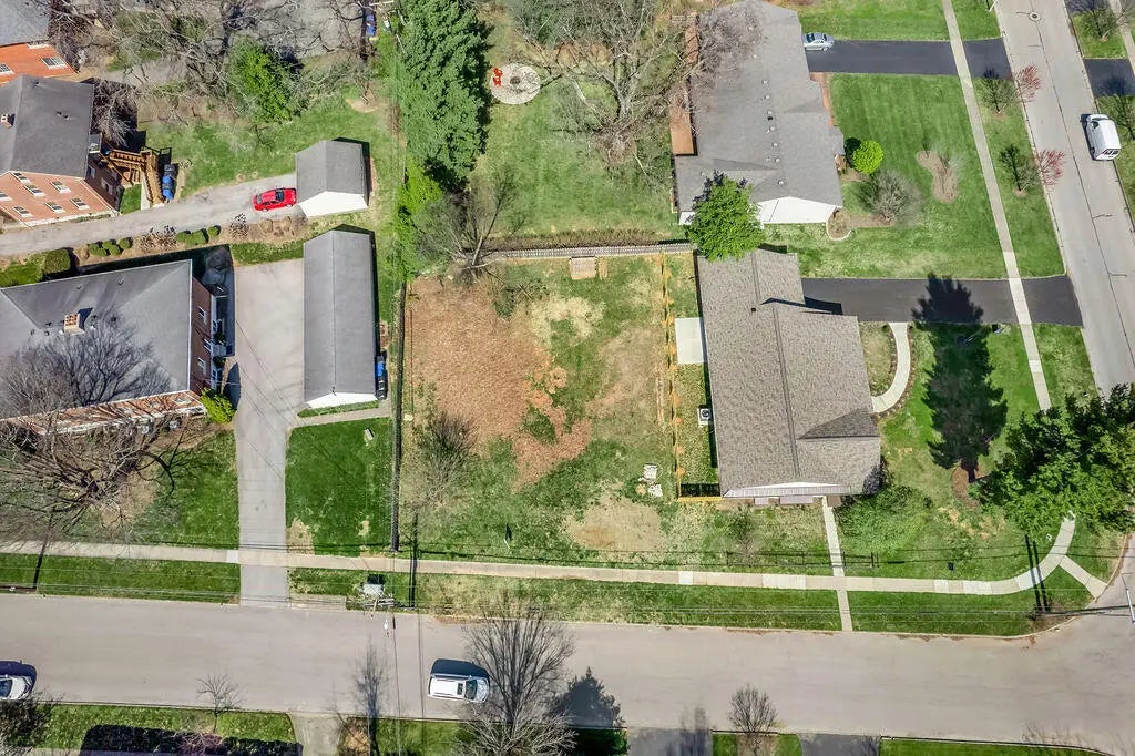 1805 Cochran Road, Lexington